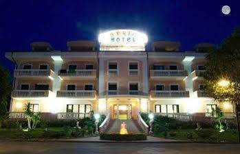 Hotel Residence Adria 罗迪-加尔加尼科 外观 照片